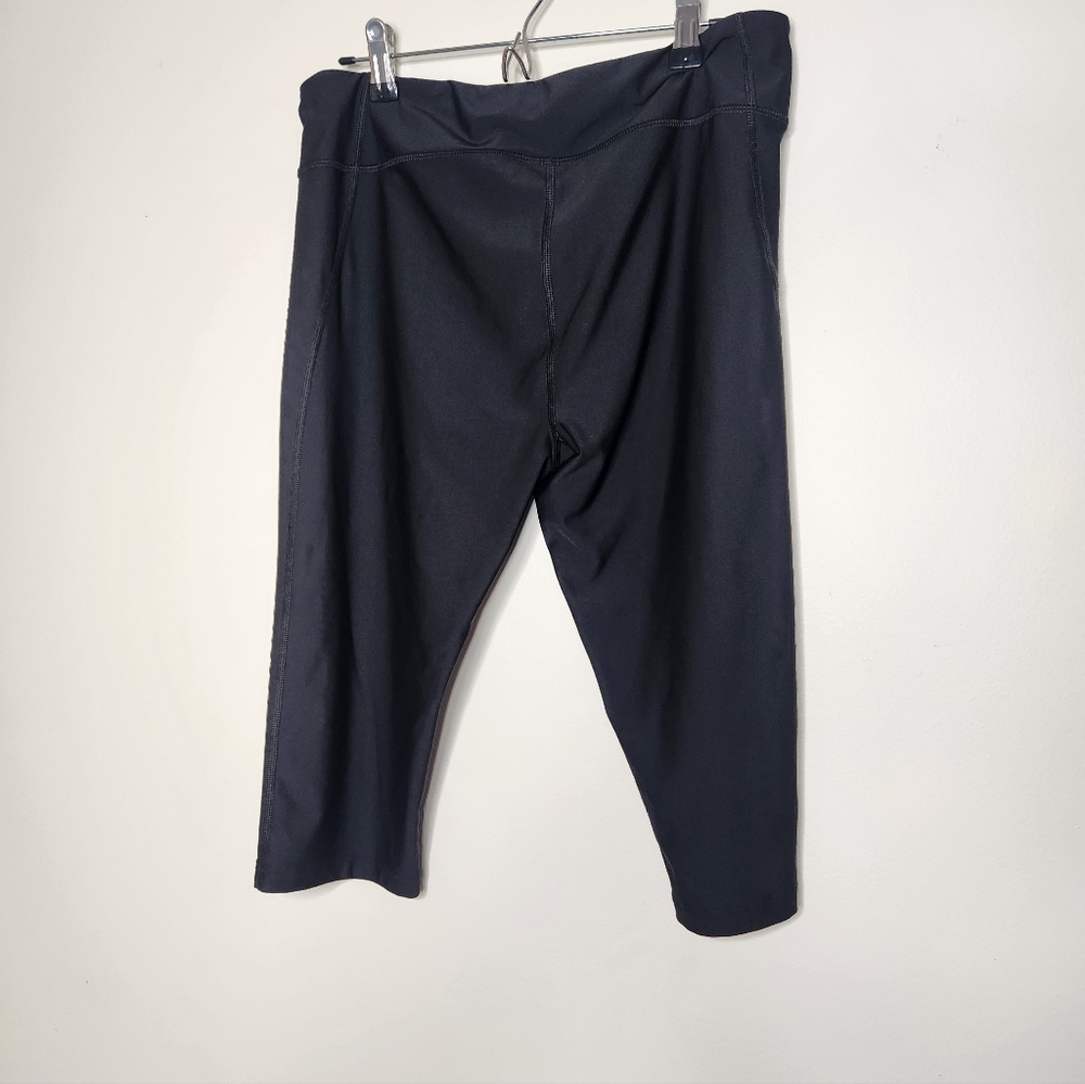 Under Armour‎ Heatgear Black Compression Capri Size Large - Picture 5 of 5
